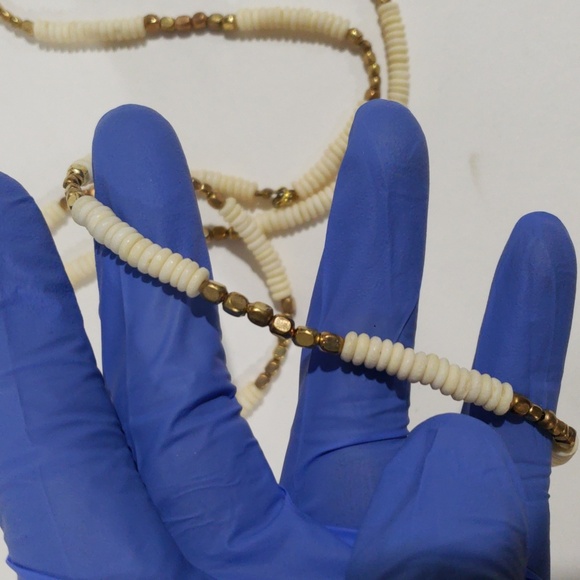 Elegant Gold tone & Cream Beaded Long Necklace - Stylish Women's Fashion Jewelry - Picture 6 of 10